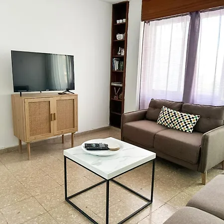 Comfortable Engomi *