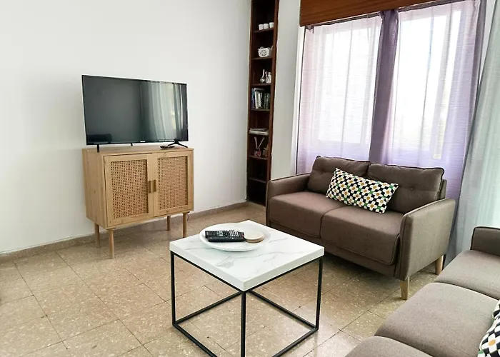 Comfortable Engomi *